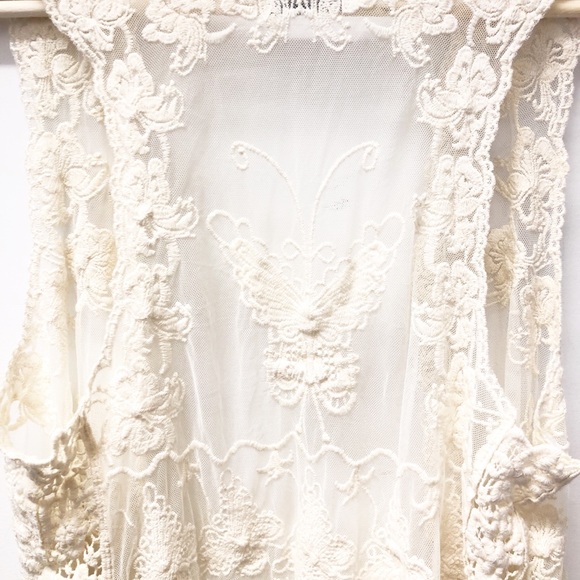 EUC Camille and Co Cream Lace Sleeveless Cardigan - Picture 3 of 5